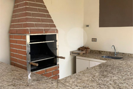 Sobrado à venda com 3 quartos, sendo 1 suíte, em Parque Residencial Rafael Alcalá, Porto Feliz, SP