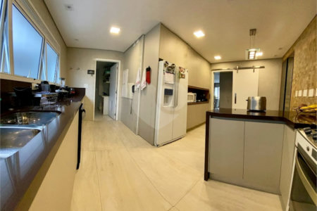 Apartamento à venda com 3 suítes em Vila Suzana, São Paulo, SP