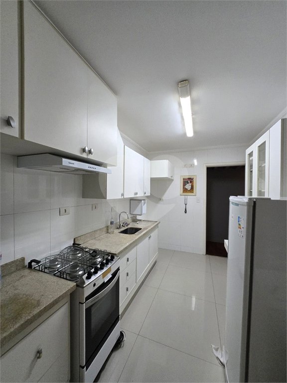 Apartamento à venda com 3 quartos, sendo 1 suíte, em Indianópolis, São Paulo, SP