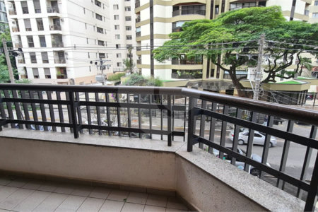 Apartamento à venda com 3 quartos, sendo 1 suíte,  em Indianópolis, São Paulo, SP