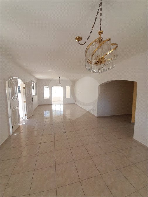 Casa à venda com 5 quartos, sendo 3 suítes,  no condomínio Estância Marambaia, Vinhedo - SP