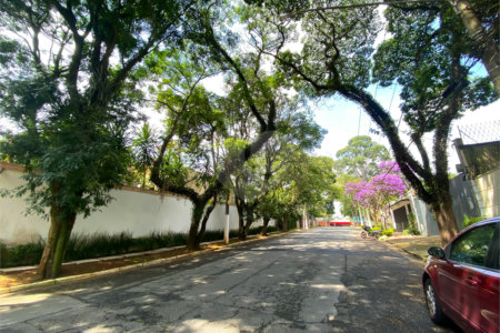 Casa à venda com 4 quartos, sendo 3 suítes, no condomínio Brisa Verde, São Paulo - SP