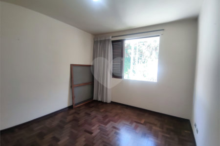 Sobrado à venda com 4 quartos, sendo 2 suítes, em Chácara Monte Alegre, São Paulo, SP