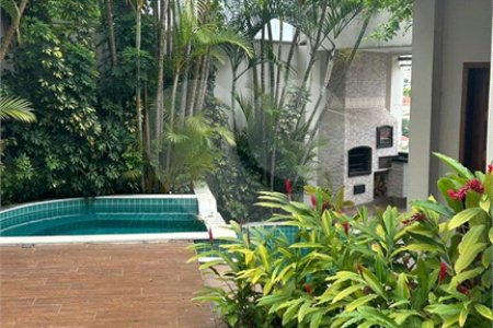 Casa à venda com 4 quartos, sendo 2 suítes,  em Vila Romana, São Paulo, SP