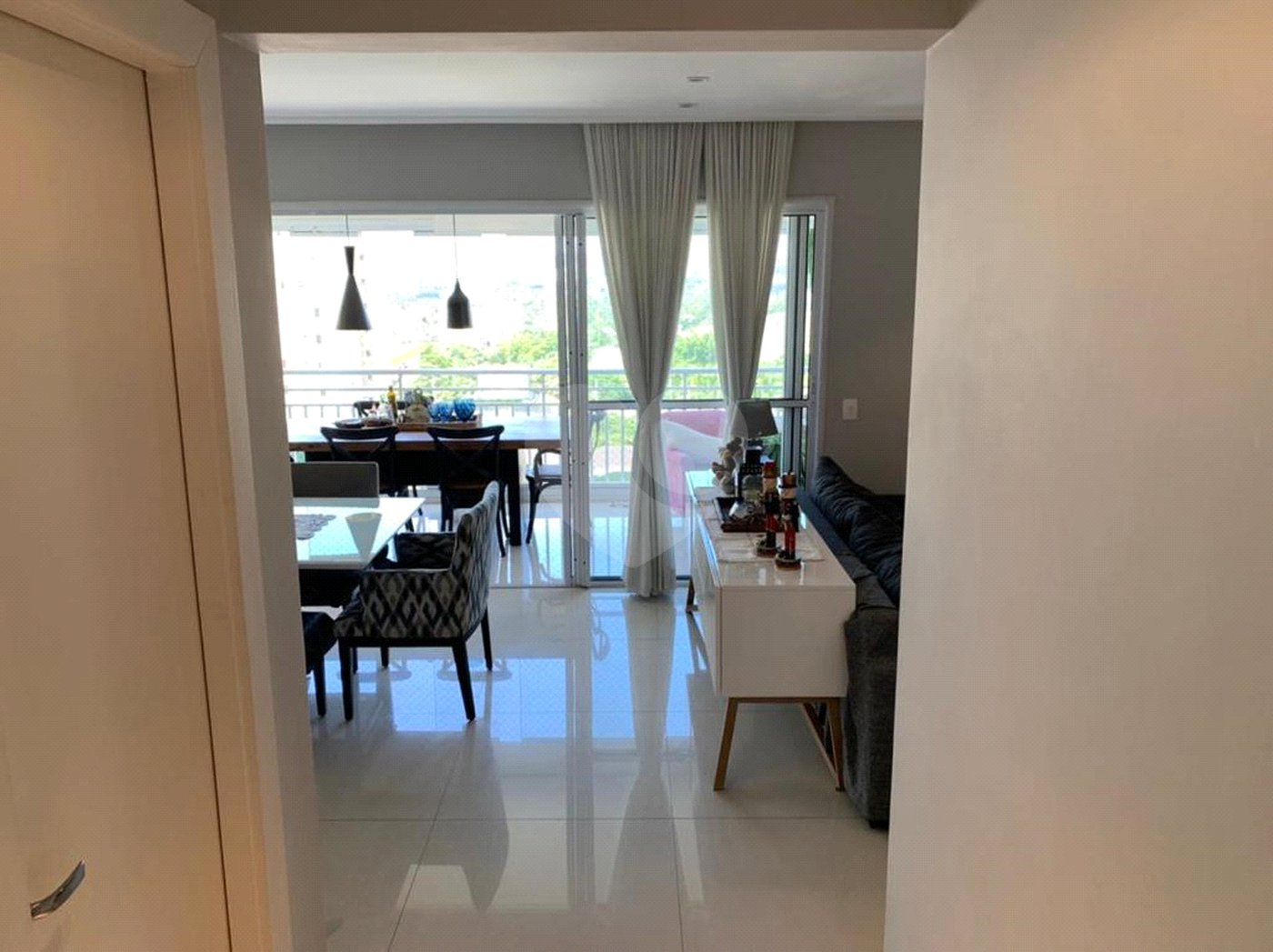Apartamento à venda com 3 suítes em Vila Oliveira, Mogi das Cruzes, SP