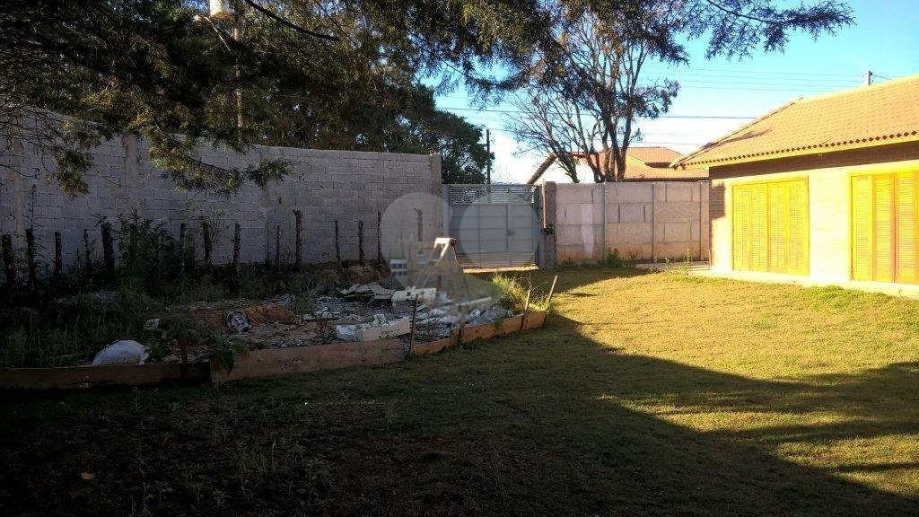 Casa à venda ou para alugar com 3 suítes no condomínio Vilarejo Estoril, Mairiporã - SP