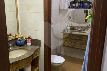 Sobrado à venda com 4 quartos, sendo 3 suítes,  em Jardim Alvinópolis, Atibaia, SP