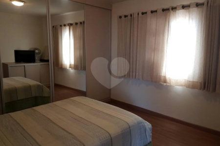 Sobrado à venda com 3 quartos, sendo 1 suíte, em Vila Gustavo, São Paulo, SP