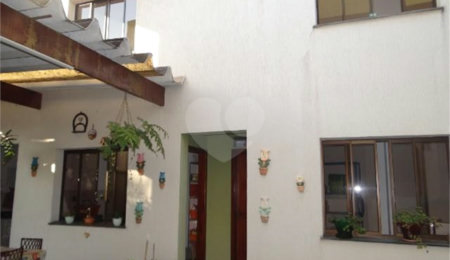 Casa à venda com 6 quartos, sendo 2 suítes,  em Jardim França, São Paulo, SP