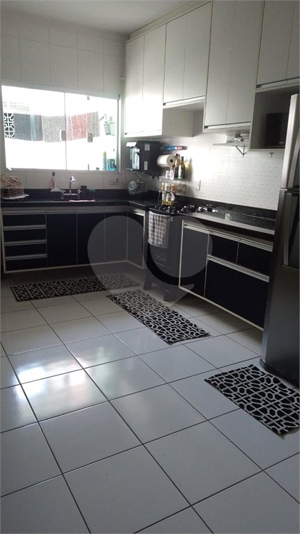 Sobrado à venda com 3 quartos, sendo 1 suíte,  em Tremembé, São Paulo, SP