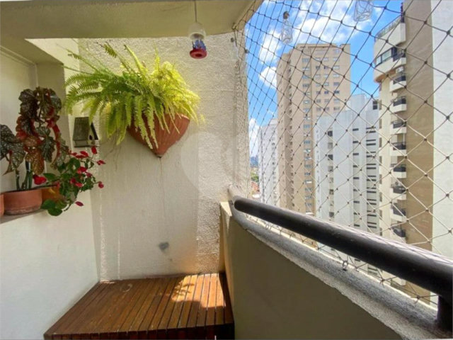 Apartamento à venda com 3 quartos, sendo 1 suíte,  em Brooklin, São Paulo, SP