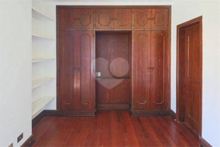 Casa Térrea à venda ou para alugar com 4 quartos, sendo 3 suítes, em Alto da Boa Vista, São Paulo, SP