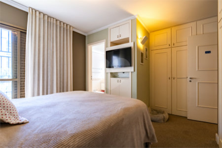 Apartamento à venda com 3 quartos, sendo 1 suíte, em Moema, São Paulo, SP