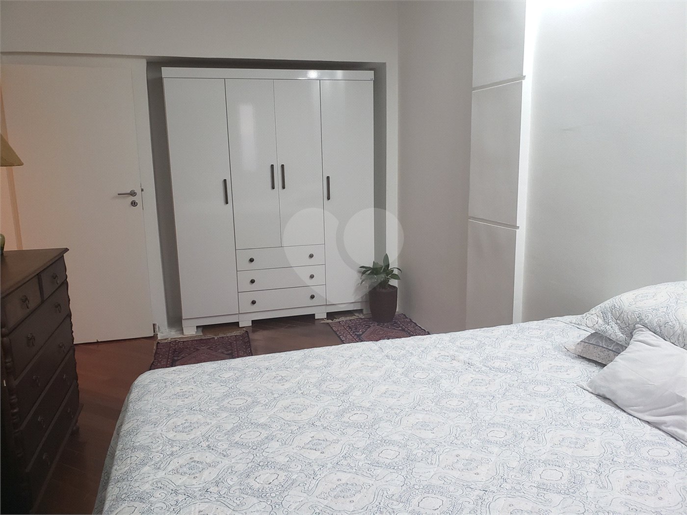Apartamento à venda com 3 quartos, sendo 1 suíte, em Alto da Boa Vista, São Paulo, SP