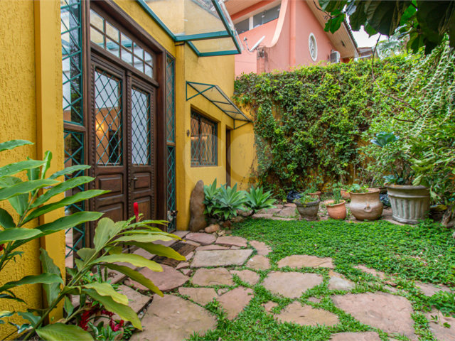 Casa à venda com 3 quartos, sendo 1 suíte,  no condomínio Jardim Hipico, São Paulo - SP