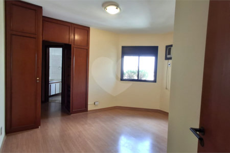 Apartamento para alugar com 3 quartos, sendo 1 suíte, em Brooklin, São Paulo, SP