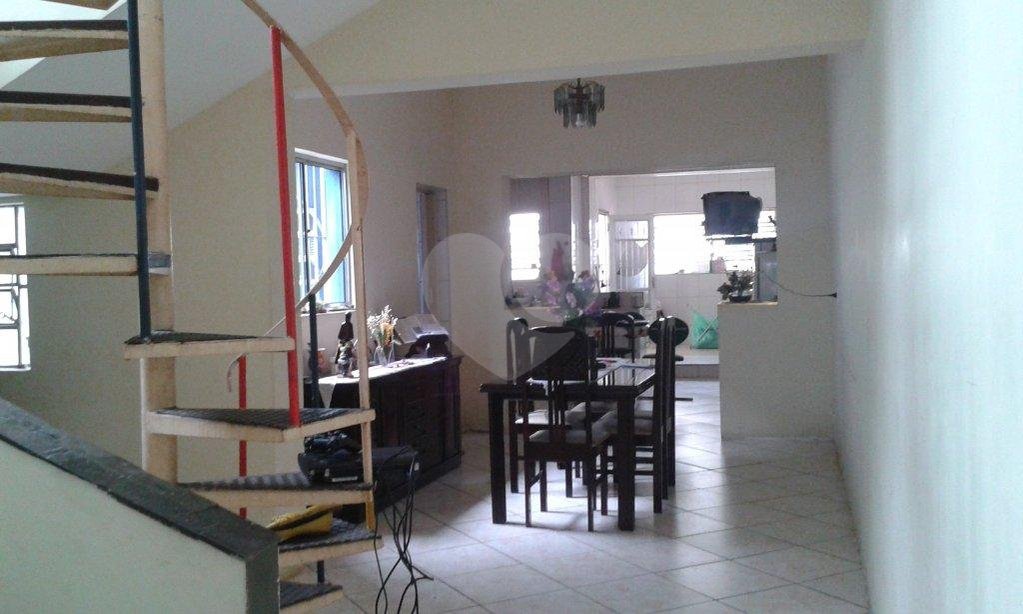 Sobrado à venda com 3 quartos, sendo 2 suítes, em Parada Inglesa, São Paulo, SP