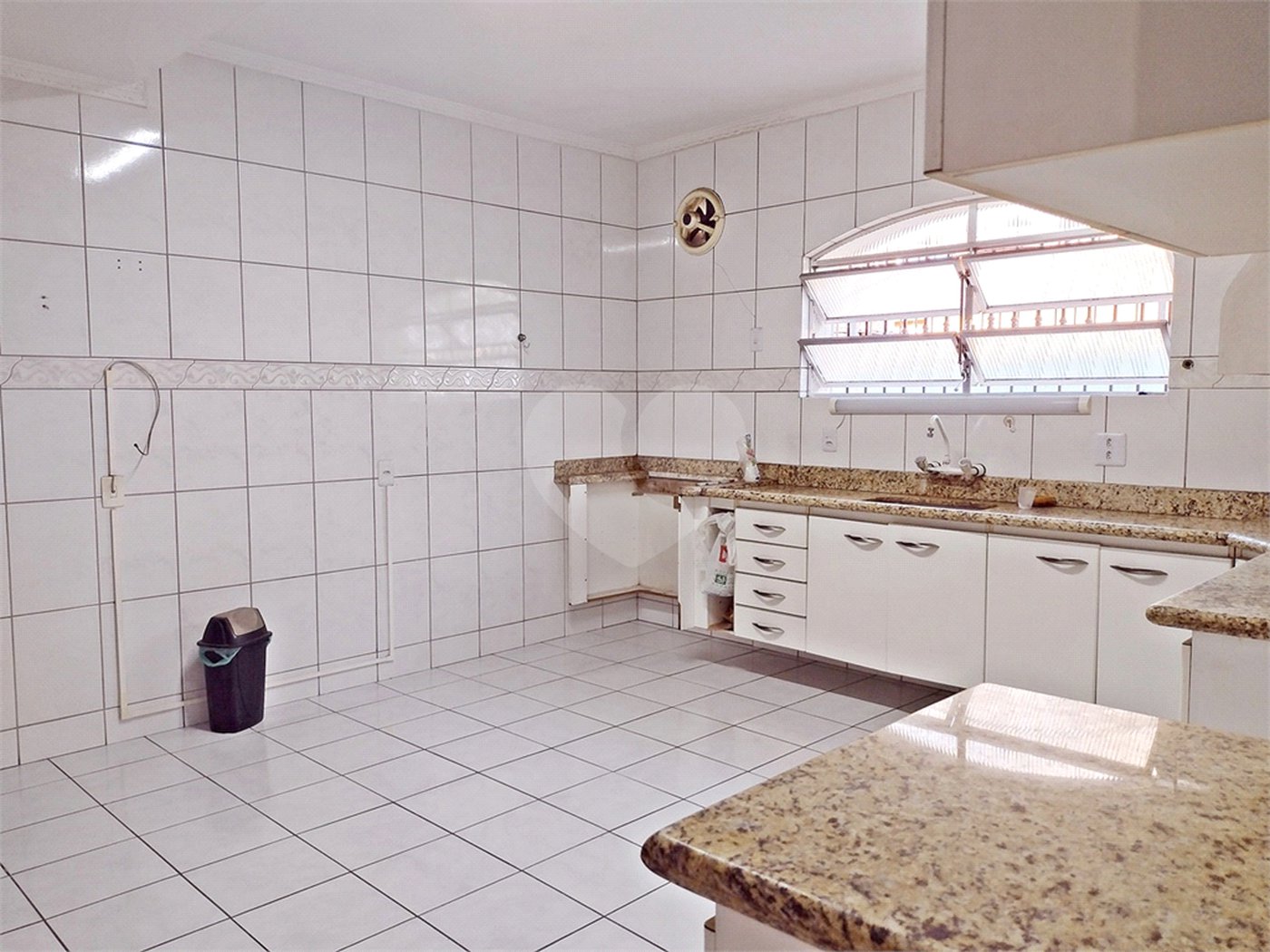 Casa à venda com 4 quartos, sendo 1 suíte, em Vila Germinal, São Paulo, SP