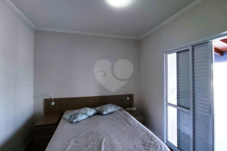 Sobrado à venda com 3 quartos, sendo 1 suíte,  em Residencial Colinas, Mogi das Cruzes, SP