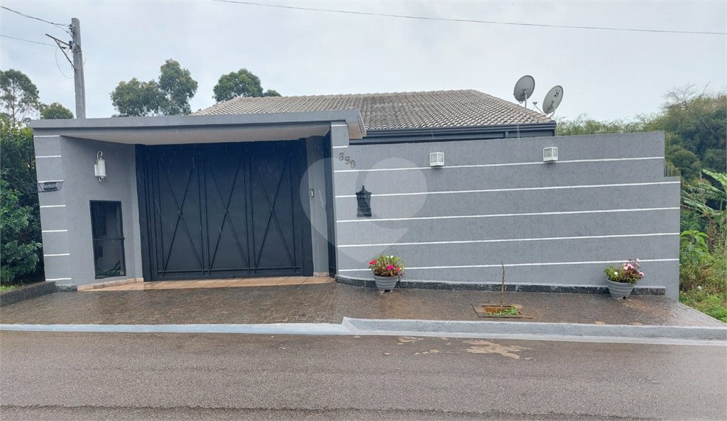 Casa à venda com 3 quartos, sendo 2 suítes, no Centro, Bom Jesus dos Perdões, SP