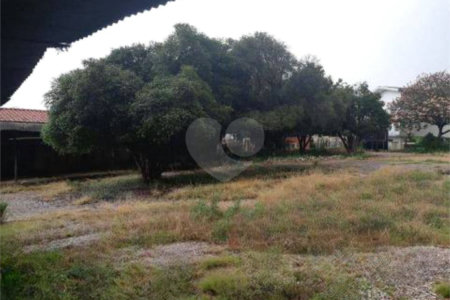 Casa à venda com 7 quartos, sendo 1 suíte, no Centro, Vinhedo, SP