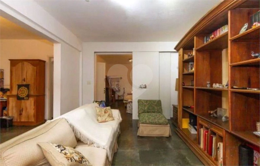 Casa à venda com 4 quartos, sendo 2 suítes,  em Jardim Paulista, São Paulo, SP