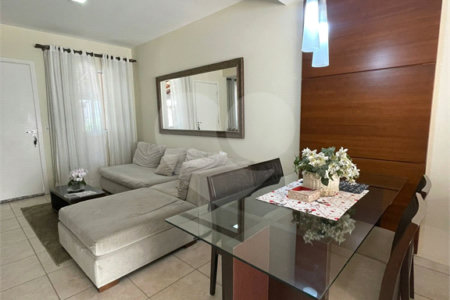 Casa à venda com 3 quartos, sendo 1 suíte,  no condomínio Montpellier, Mogi das Cruzes - SP