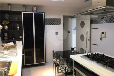 Sobrado à venda com 4 quartos, sendo 3 suítes, em Jardim Franca, São Paulo, SP