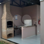 Apartamento no Condomínio Monte Azul .