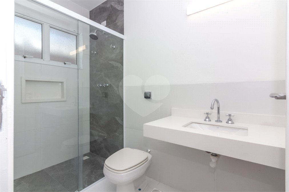 Casa à venda com 4 quartos, sendo 2 suítes, no condomínio Stephanie, São Paulo - SP