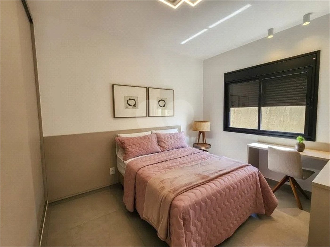 Casa à venda com 3 quartos, sendo 1 suíte, no condomínio Consoli Residencial, Atibaia - SP