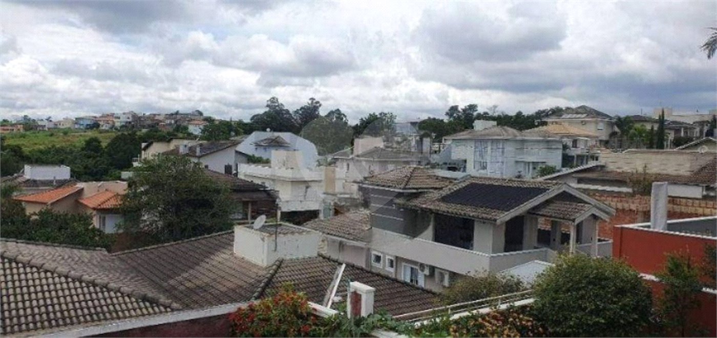 Casa à venda com 3 quartos, sendo 1 suíte, no condomínio Terras de São Francisco, Vinhedo - SP