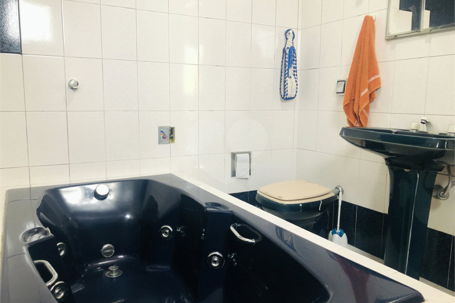 Sobrado à venda com 3 quartos, sendo 1 suíte, em Vila Romero, São Paulo, SP