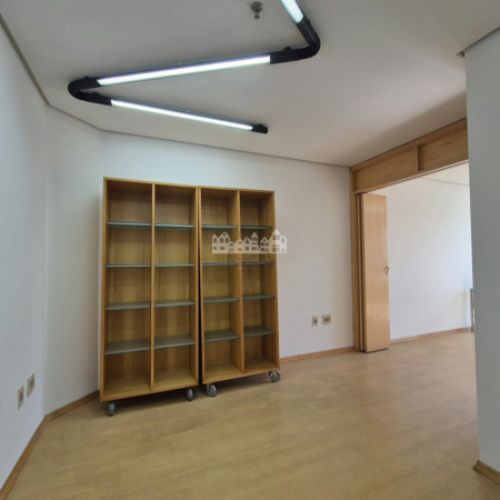 Sala Comercial à Venda no Edifício Paulista Tower – Rua Vergueiro, próximo ao Metrô Ana Rosa
