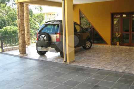 Casa à venda com 4 quartos, sendo 2 suítes, no condomínio Estância Marambaia, Vinhedo - SP