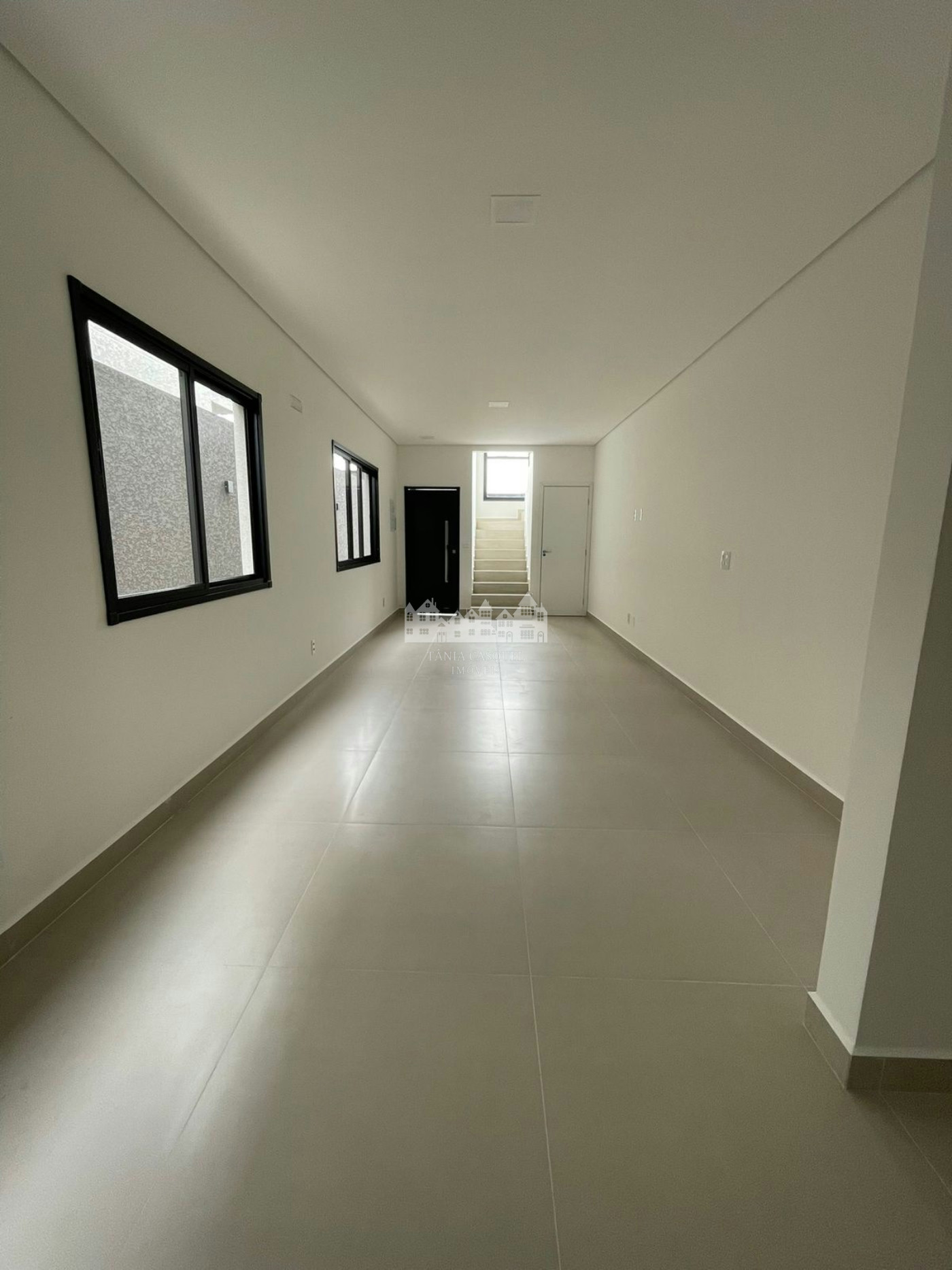 Casa à venda com 3 quartos, sendo 1 suíte, em Vila Petrópolis, Atibaia, SP