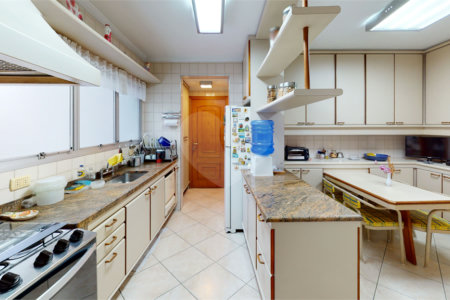 Apartamento à venda com 4 quartos, sendo 2 suítes, em Campo Belo, São Paulo, SP