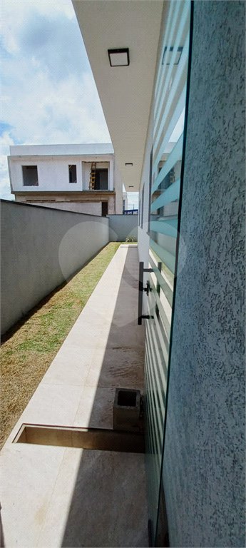 Casa à venda com 3 quartos, sendo 1 suíte, no condomínio Mosaico Essence, Mogi das Cruzes - SP