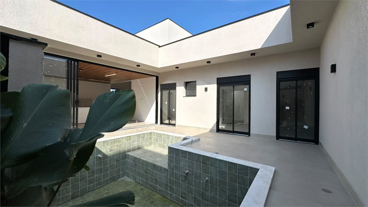 Casa à venda com 3 suítes no condomínio Residencial London Park, Indaiatuba - SP