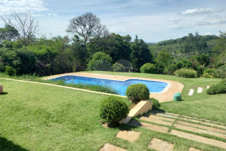 Casa à venda com 4 suítes no condomínio Vale da Santa Fé, Vinhedo - SP