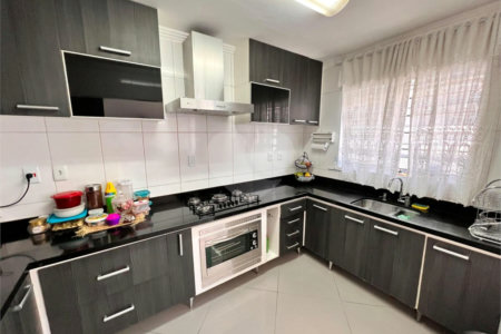 Casa à venda com 3 quartos, sendo 1 suíte, em Jardim Oriental, São Paulo, SP
