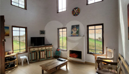 Casa à venda com 3 quartos, sendo 1 suíte,  no condomínio Sausalito, Mairiporã - SP