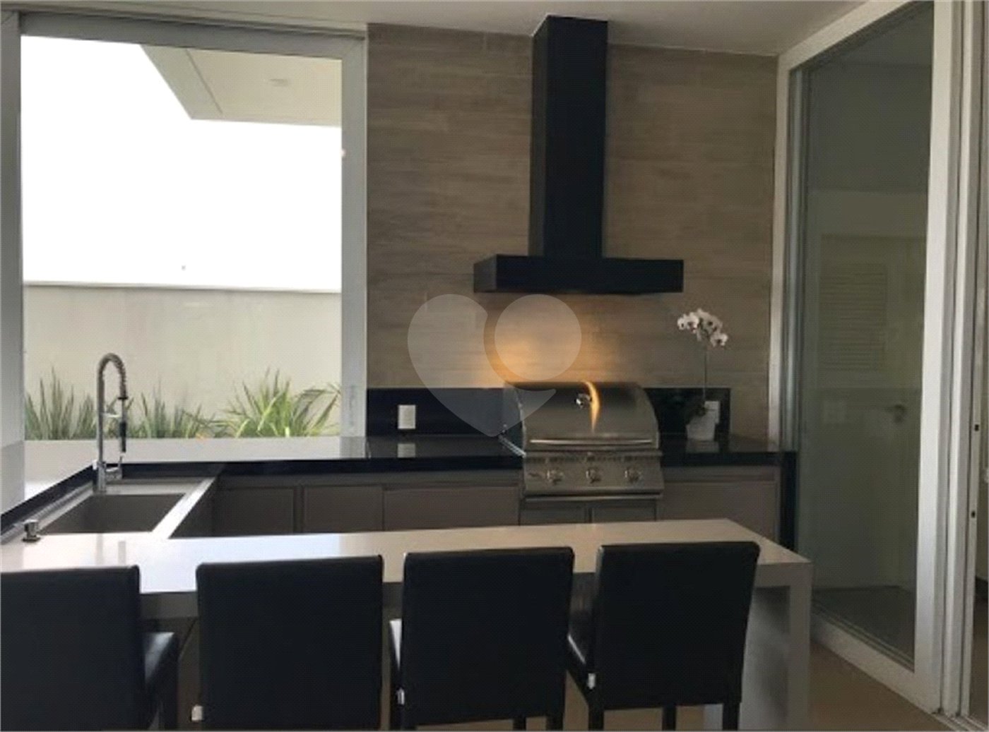 Casa à venda com 3 quartos, sendo 1 suíte, no condomínio Residencial Central Parque, Salto - SP