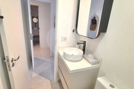 Apartamento à venda com 3 quartos, sendo 1 suíte,  em Vila Andrade, São Paulo, SP