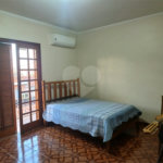 Sobrado à venda com 3 quartos, sendo 1 suíte, em Jardim Regina, Indaiatuba, SP
