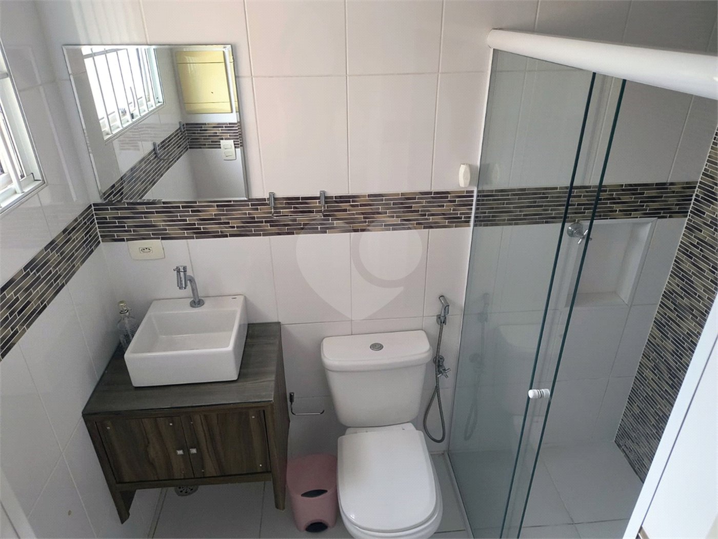 Sobrado à venda com 3 quartos, sendo 1 suíte,  em Vila Palmeiras, São Paulo, SP
