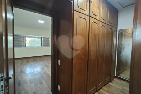 Casa à venda ou para alugar com 5 quartos, sendo 3 suítes, em Vila Maria, Itapetininga, SP