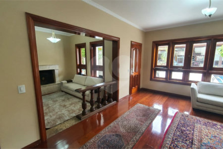 Casa à venda com 4 quartos, sendo 3 suítes, em Interlagos, São Paulo, SP