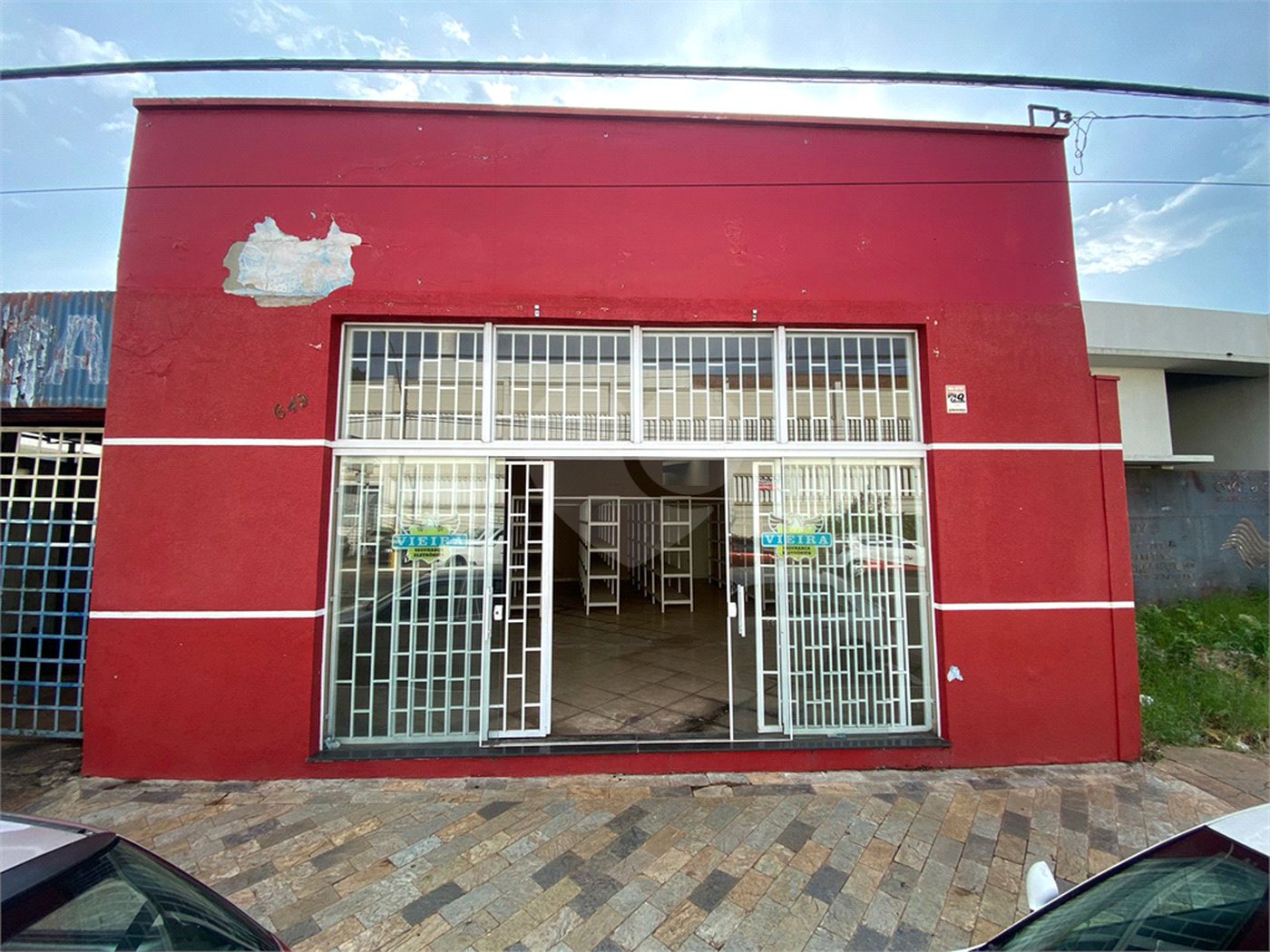 Galpão comercial na Avenida São Carlos- Vila Lutfalla