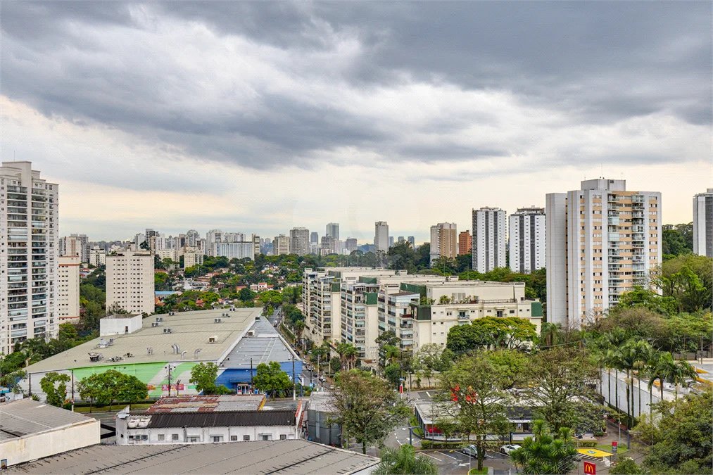 Apartamento à venda com 3 suítes em Jardim Marajoara, São Paulo, SP